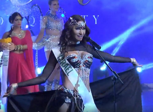 Dàn chân dài mặc trang phục dân tộc HH Chuyển giới khoe ngực khủng